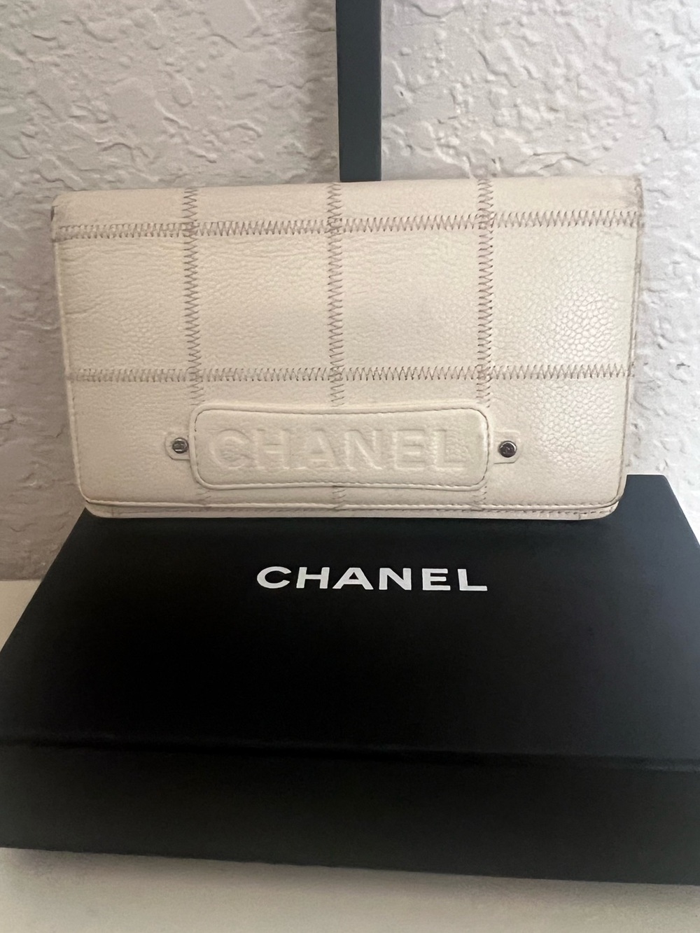 CHANEL Cream Quilted Leather Wallet with Embossed Logo